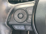 手元でナビの音量調整等が出来るのでナビの操作によるわき見運転を防止することが出来ます。