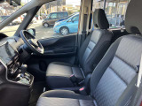 運転席も広々、ドライブも楽しめますね♪実際お座りいただくのが、分かりやすいと思います。お気軽にご来店ください!