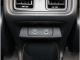 充電可能なUSB端子(Type-C/2個付)が後ろにもついていますよ!