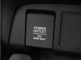 ◆USBチャージャー、12Vの電源ソケット◆使いやすい場所に装備されています。