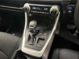 左右独立コントロールフルオートエアコンで車内はいつでも快適!ドライブモードセレクト!スイッチで状況や気分に合わせたお好みの走行モードに切り替え可能!