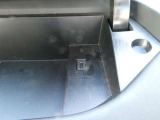 運転席前方にはUSB端子が小物入れと一緒に備わっています。