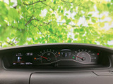 速度や各種車両情報を運転席から確認しやすい配置です。表示がまとまっており、走行前や停車時に必要な情報を把握しやすく、日々の運転を支えてくれるメーター廻りです。