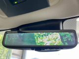 【デジタルインナーミラー】後席の大きな荷物や同乗者で後方が確認しづらい時でも安心!カメラが撮影した車両後方の映像をルームミラー内に表示。クリアな視界で状況の確認が可能です!