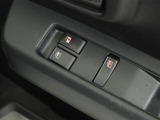 前席用パワーウィンドウを装備しております。