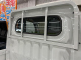 「軽自動車サンライズ♪」のテレビCMでおなじみの軽 届出済 未使用車専門店 です!