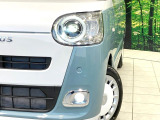 【LEDヘッドライト】悪天候や夜間走行時も良好な視界を確保し安心して運転できる高輝度LEDヘッドライトを装備!点灯速度が早く、消費電力も抑えられています。