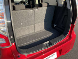 リヤシートは、荷物の量に合わせて前後にスライドできますので便利です。