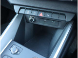 Audi正規ディーラーが高品質をお約束。高度な訓練・教育を受けたAudi専任メカニックが、100項目にもおよぶ精密な点検を実施。すべてクリアしたAudi車だけ、あなたのお手元に届けられるのです