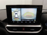 バックモニターを装備しています。車庫入れ時等に車両後方が確認出来るのでとても便利です。