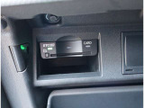 Audi正規ディーラーが高品質をお約束。高度な訓練・教育を受けたAudi専任メカニックが、100項目にもおよぶ精密な点検を実施。すべてクリアしたAudi車だけ、あなたのお手元に届けられるのです
