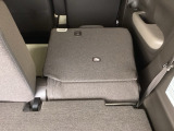 リアシートは簡単に倒すことができるので、ラゲッジルームも広がります。
