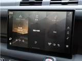 11.4インチの大型タッチスクリーンを採用。ナビゲーションや各種車両設定を直感的に操作でき、視認性にも優れた使いやすいディスプレイです。