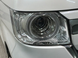 LEDヘッドライトは、点灯の瞬間から最大光量を発揮し、突然暗くなるトンネルなどでの安定感を高めます。