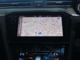 ディスカバーメディア搭載。「VW Connect」というeSIMが内蔵された画期的なシステムです。地図データなど自動で情報を更新することができるのが大きな魅力。なお、CD/DVD・TVは廃止されてます