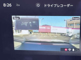前後ドライブレコーダーが、より快適な走りと、いっそうの安心感を与えます。