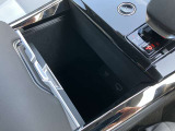 小物入れ装備。