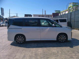 スライドドアは、開口部が広く乗降性の良いお車です