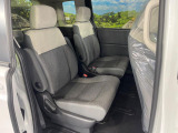 後部座席も気になるようなキズ・汚れやへたり等、大きなダメージはなく、良好な状態です。