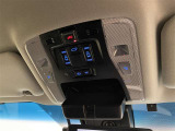 両側パワースライドドア付きだから、狭い駐車スペースなどでの乗り降りもラクラク♪小さなお子さまのいるご家庭には嬉しい装備。