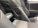 体をしっかり支えるシート!使い勝手のいい運転席からも操作できるパワーシート♪