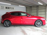 特別塗装色の名にふさわしく、品のある色で、どの車種でもお選びいただくお客様が多い色です。