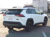 明るく広々、落ち着いた店内では、中古車のご検討・ご購入のほか、携帯電話(au)の購入等、様々なご相談に幅広く応えていきます♪