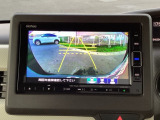 バックモニター付きで、車庫入れやバック時の後方確認をしっかりサポート。モニターに映し出される映像で死角も確認しやすく、狭い場所での駐車や後退時の操作をより安心して行えます。