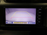 バックモニター装着車は後退時の強い味方です♪車庫入れや縦列駐車の際、後退操作の参考になるガイドラインをナビ画面に表示します。