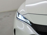 精悍な目つきのLEDヘッドランプを装備しております。