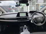 【運転席・インパネまわり】ハンドル・シート・フロアーなど隅々までプロによるクリーニング済み☆彡キレイな車内でドライブが一層快適にお楽しみいただけます!!