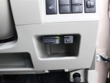 料金所もスムーズに通過、もちろん料金もリーズナブルに利用できるETC車載器が装備されています。