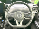【純正革巻きステアリング】上質な革を使用することで、手にしっかり馴染みとても運転しやすいハンドルです♪