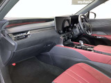 FSPORT専用本革スポーツシート。快適で操作性の良い運転の基本は、シートポジションです。
