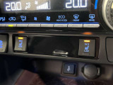 冬場に嬉しい運転席、助手席シートヒーター付きでポカポカ