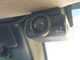 ドライブレコーダー装備です!もしもの時やあおり運転など、映像記録は証拠になるのであると安心ですね!