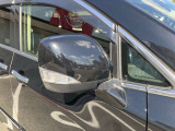 ウインカー付ドアミラーで周囲の方にお知らせできます。