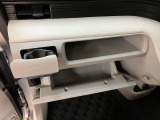 当店でご購入頂いた車両は全車車検整備又は法定12か月点検を行い、エンジンオイル・オイルフィルター・フロントワイパーゴム・バッテリーの交換を行っています、整備費用は本体に含まれてますので安心ですよ♪