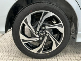【アルミホイール】クルマのお洒落は足元から!鉄製のホイールに比べ軽量、クルマの総重量を減少させることで燃費の向上・走行時のエネルギー効率にも期待ができます♪