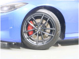 タイヤサイズはフロントが【255/40R19】リヤが【275/35R19】です☆