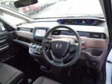 運転のしやすさと充実した安全装備で、お出かけも安心