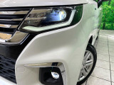 【LEDヘッドライト】悪天候や夜間走行時も良好な視界を確保し安心して運転できる高輝度LEDヘッドライトを装備!点灯速度が早く、消費電力も抑えられています。