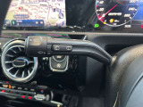 総在庫で600台ほどの取り扱いがございます。弊社デモカー使用の車両やメーカー使用の車両などもご紹介ができます。