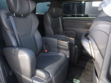 ゆとりある広々とした車内空間は、ドライブを始め買い物やレジャーなど、幅広く活躍します。一人でもみんなとでもお出かけを楽しみましょう!