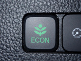 エンジン、エアコンなどを制御し低燃費な『ECONモード』に、また走りを楽しみたいとき、空調など快適性を重視したいときにはスイッチOFFで通常モードに切り替えができます!