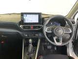 機能的なインパネはスイッチ類の操作性も良好!洗練されたスタイリッシュなデザインも好評です!