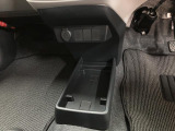ご納車までに、弊社サービススタッフによる点検整備を行い、バッテリー、エンジンオイル、オイルエレメント、ワイパーゴムを交換し、ブレーキを分解、摩耗等を確認、必要であれば交換、安心してお乗りいただけます!