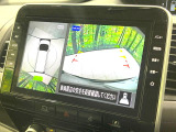 【アラウンドビューモニター】専用のカメラにより、上から見下ろしたような視点で360度クルマの周囲を確認することができます☆死角部分も確認しやすく、狭い場所での切り返しや駐車もスムーズに行えます。