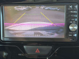 駐車時の安全確認をサポートするバックカメラも使用できます。