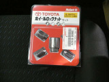 ホイールロックセットがついています